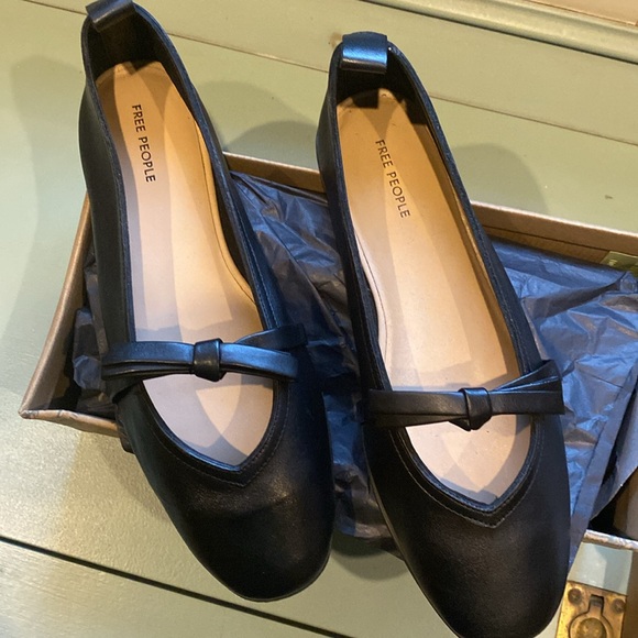 Free People Mania Bow flats brand new💞 - Picture 3 of 4